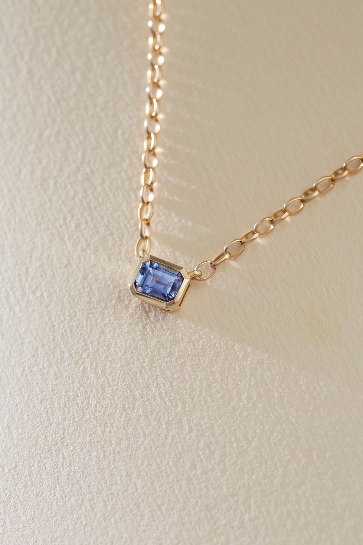 sanity:Full Bezel Sapphire Pendant