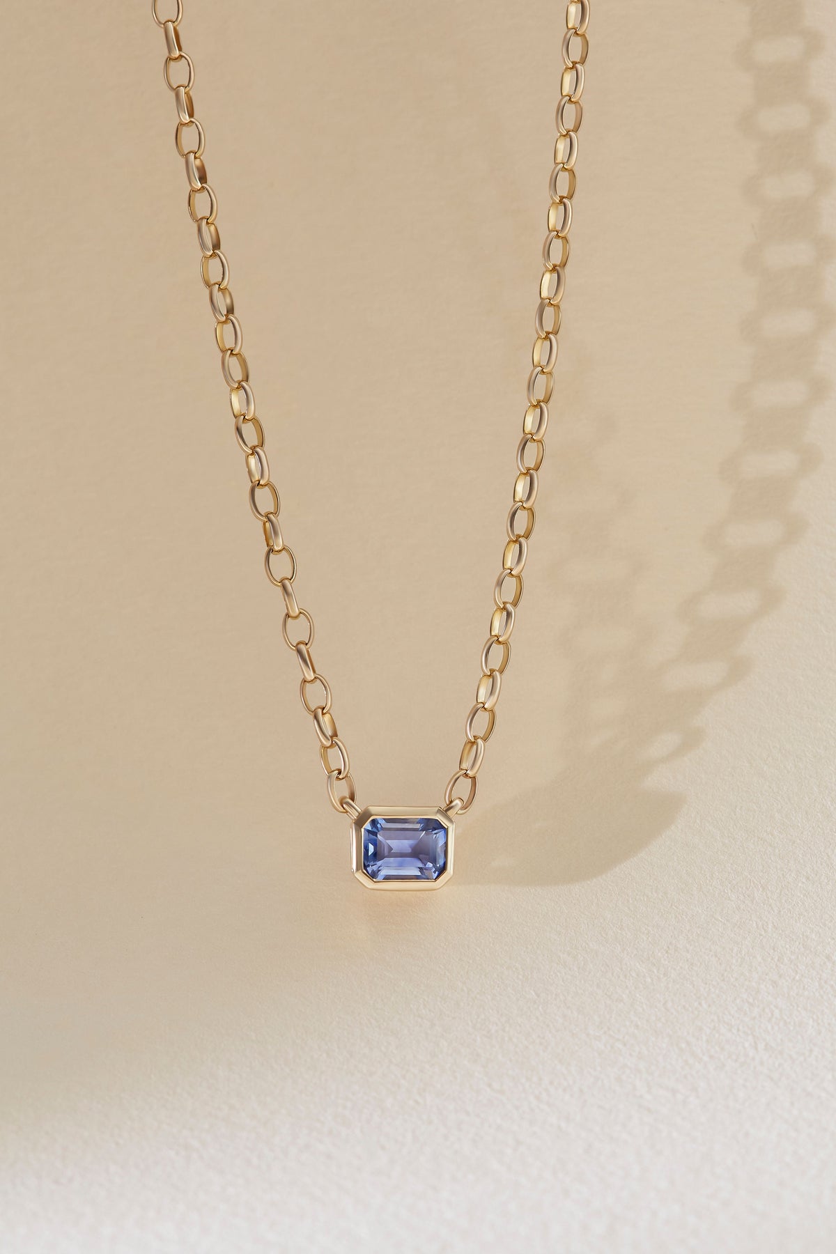 sanity:Full Bezel Sapphire Pendant