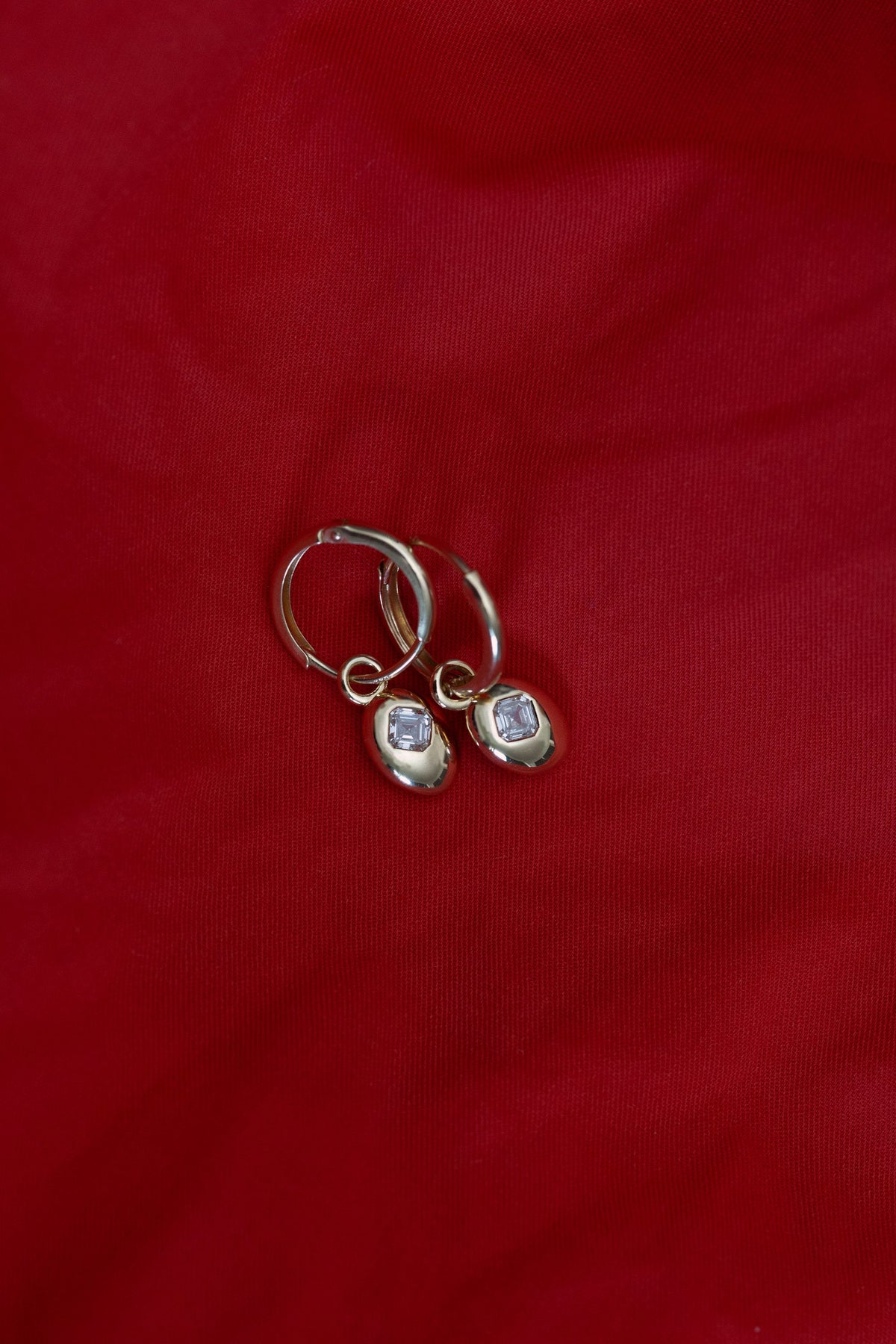 sanity:Asscher Diamond Hoop Earrings