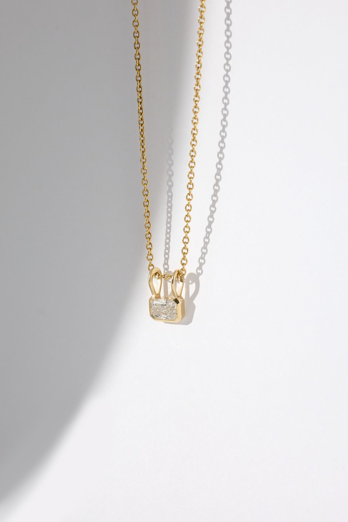 sanity:Float Diamond Pendant