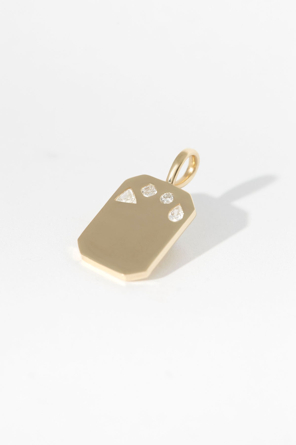 sanity:Midi Dog Tag Diamonds